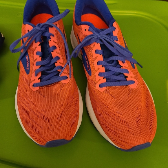 Shoes - Picture 3 of 4